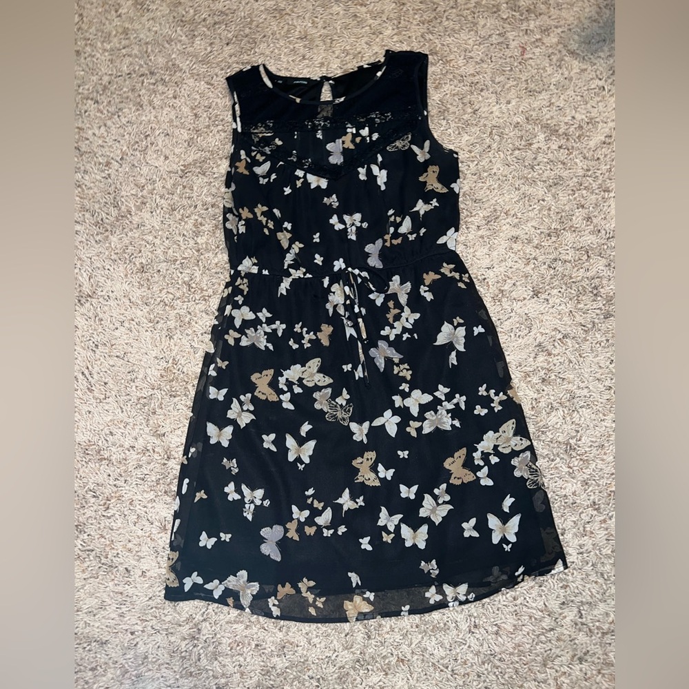 Ladies black butterfly Maurice’s dress size large. Fully lined